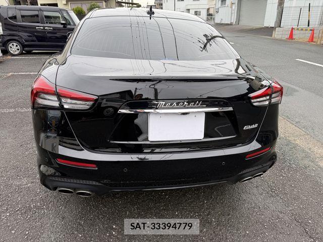 Maserati GHIBLI 2021-10 2002467-6