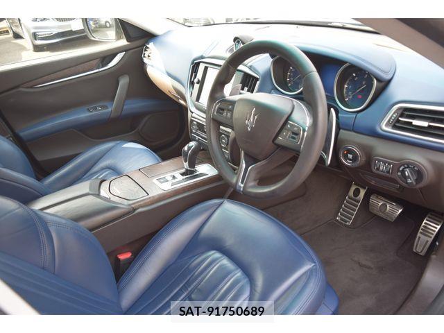Maserati GHIBLI 2016-02 3714724-11