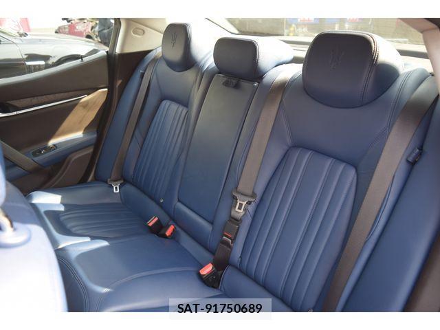 Maserati GHIBLI 2016-02 3714724-14
