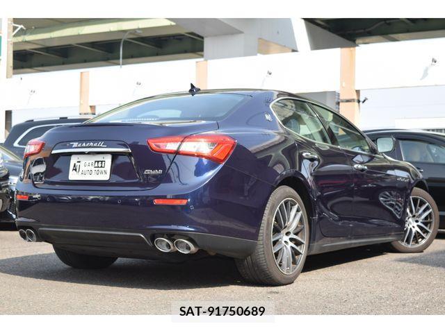 Maserati GHIBLI 2016-02 3714724-3
