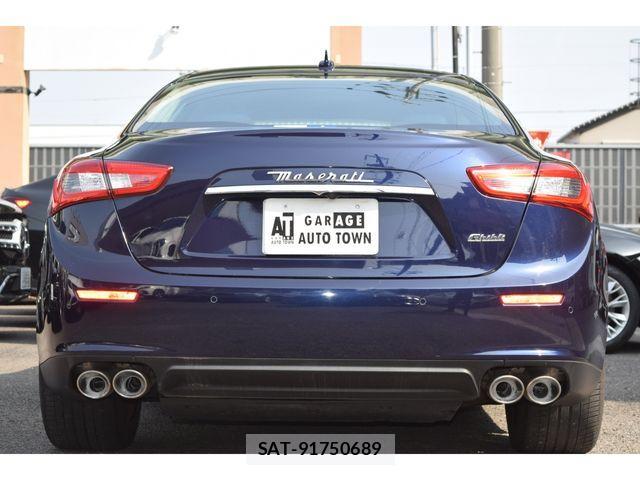 Maserati GHIBLI 2016-02 3714724-4