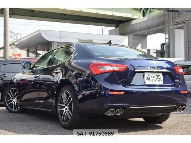 Maserati GHIBLI 2016-02 3714724-5