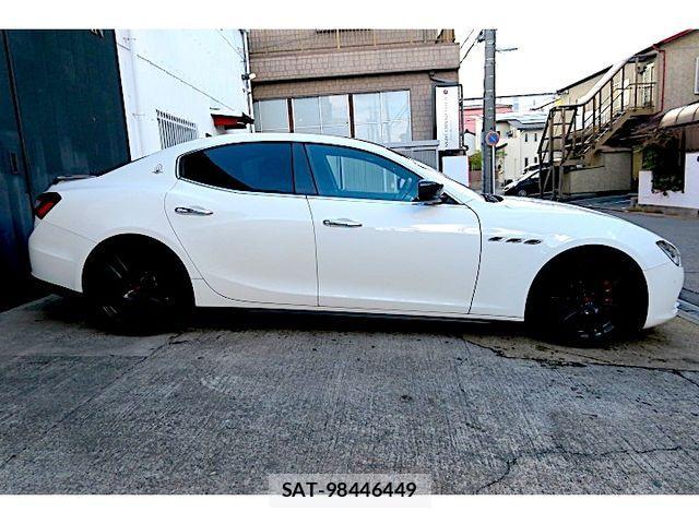 Maserati GHIBLI 2016-03 4044946-14