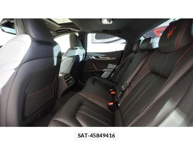 Maserati GHIBLI 2021-09 5871363-13