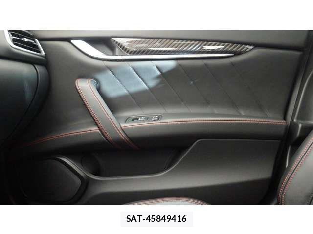 Maserati GHIBLI 2021-09 5871363-16