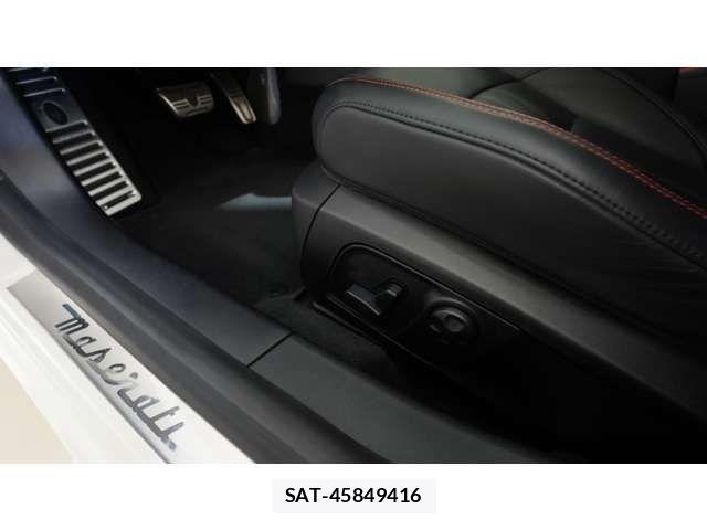 Maserati GHIBLI 2021-09 5871363-17