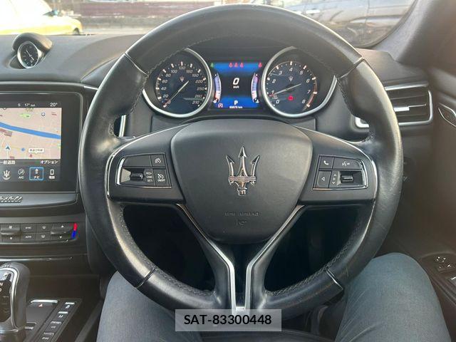Maserati GHIBLI 2017-09 5871371-13