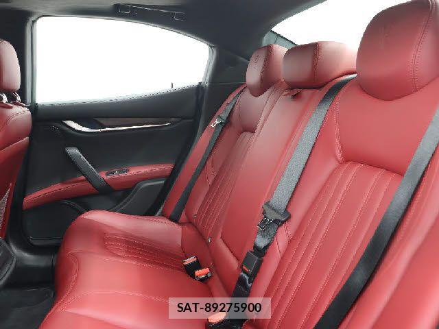 Maserati GHIBLI 2016-05 6012228-17