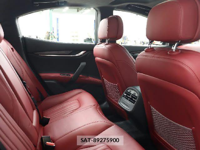 Maserati GHIBLI 2016-05 6012228-19