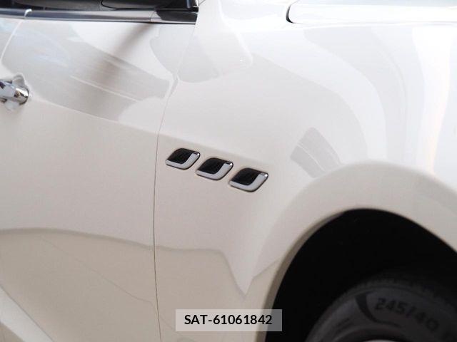 Maserati GHIBLI 2016-09 6216601-15