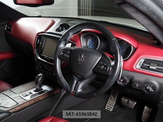Maserati GHIBLI 2016-09 6216601-4