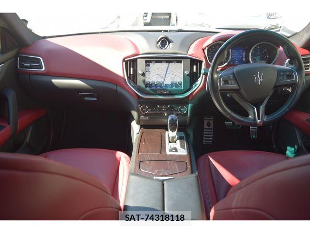Maserati GHIBLI 2016-09 6216602-9