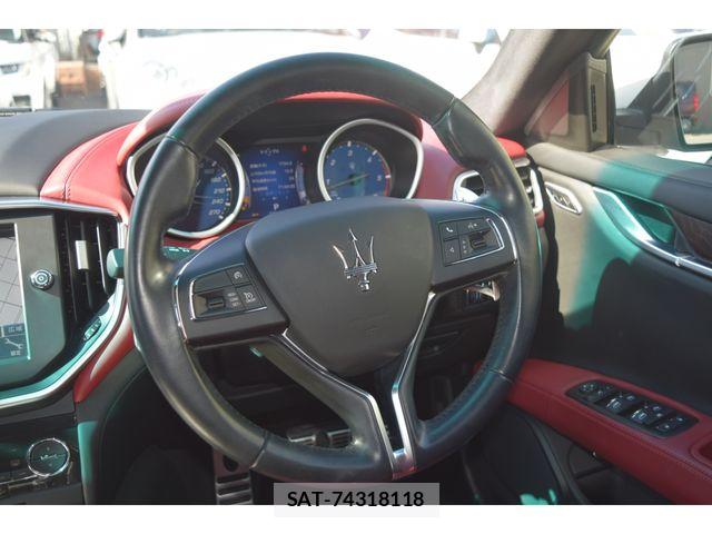 Maserati GHIBLI 2016-09 6216602-10