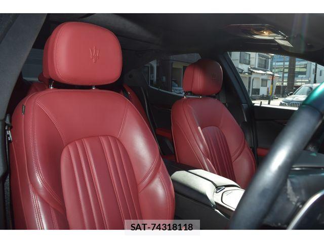 Maserati GHIBLI 2016-09 6216602-12