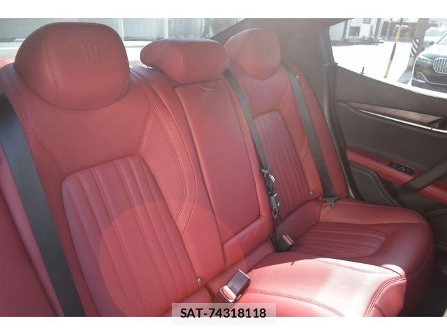 Maserati GHIBLI 2016-09 6216602-14