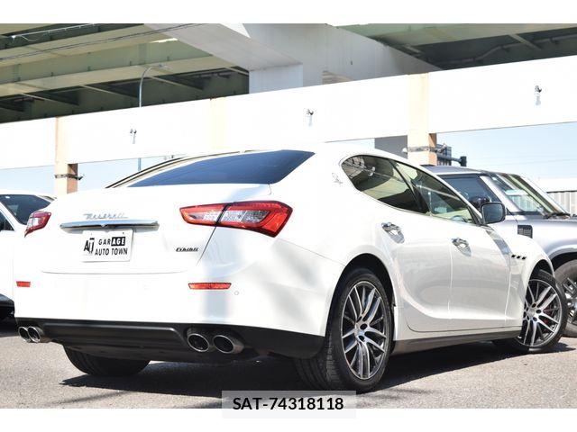 Maserati GHIBLI 2016-09 6216602-3