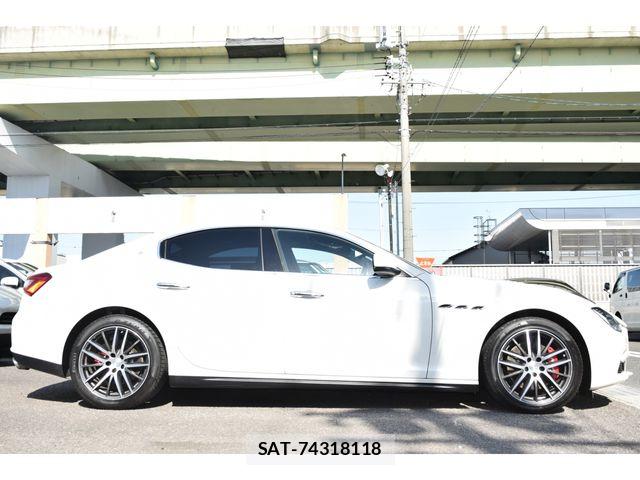 Maserati GHIBLI 2016-09 6216602-7