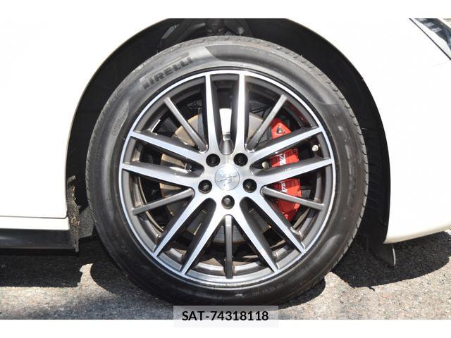 Maserati GHIBLI 2016-09 6216602-8