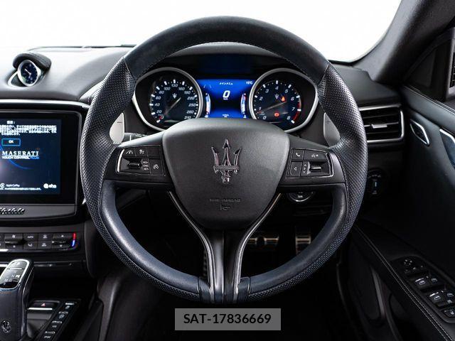 Maserati GHIBLI 2021-05 6216592-10