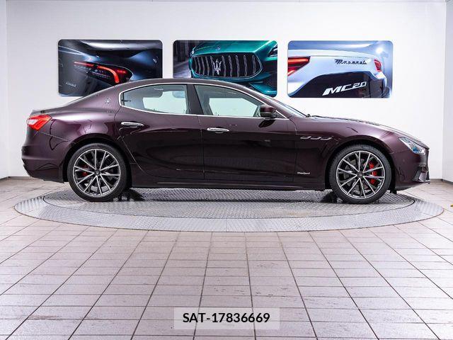 Maserati GHIBLI 2021-05 6216592-17