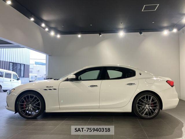 Maserati GHIBLI 2021-12 6216586-4