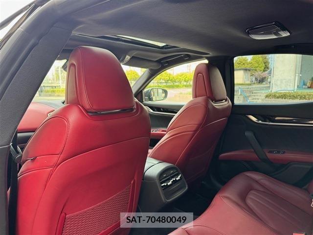 Maserati GHIBLI 2019-10 6245406-14