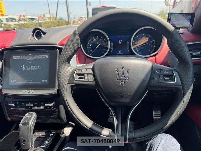 Maserati GHIBLI 2019-10 6245406-16