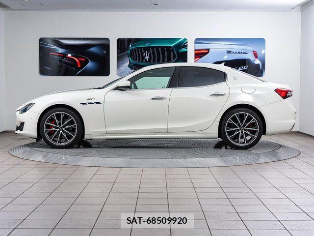 Maserati GHIBLI 2023-11 6613009-16