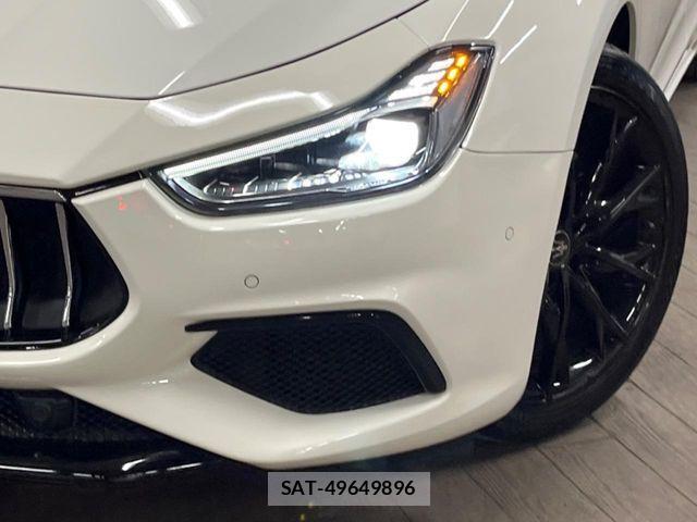 Maserati GHIBLI 2018-11 6815787-12
