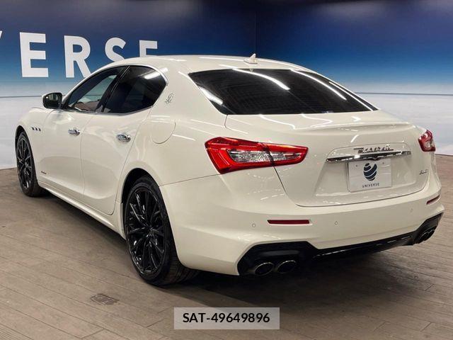 Maserati GHIBLI 2018-11 6815787-17