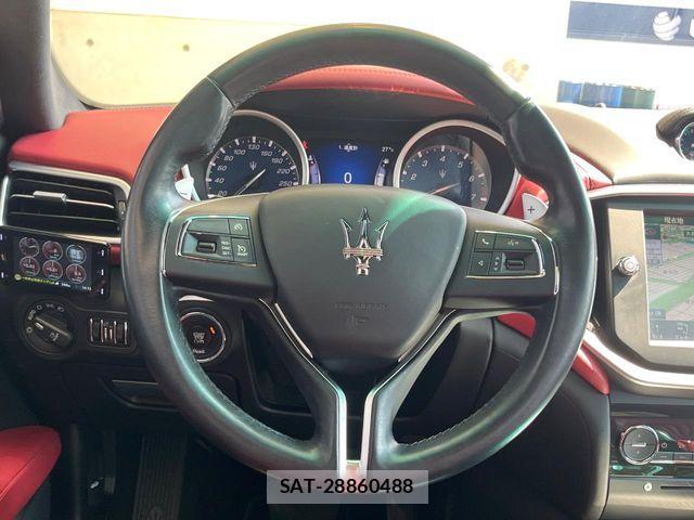 Maserati GHIBLI 2014-09 7020826-10