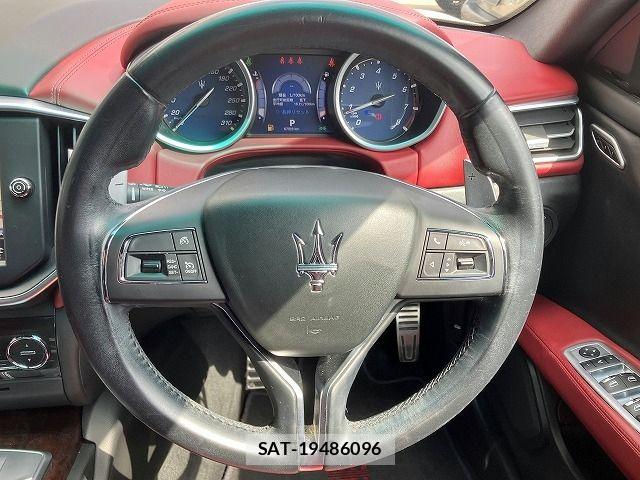 Maserati GHIBLI 2015-06 7221276-10