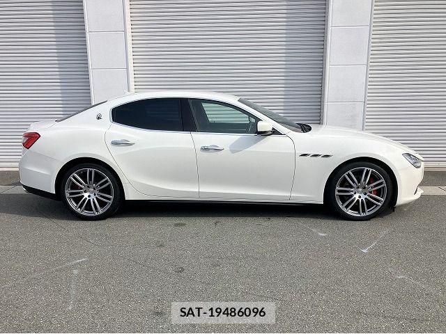 Maserati GHIBLI 2015-06 7221276-17
