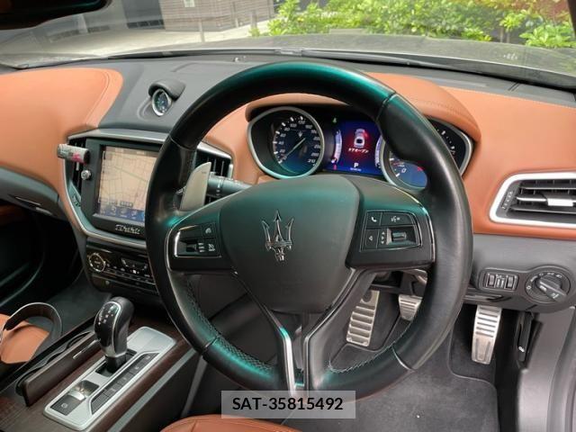 Maserati GHIBLI 2016-10 7358611-9