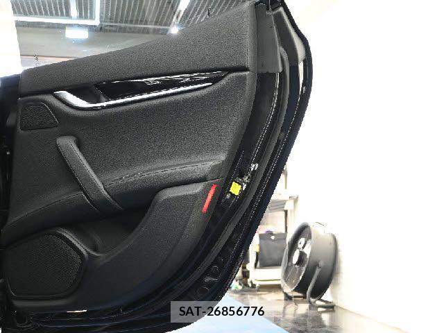 Maserati GHIBLI 2017-12 7501375-21