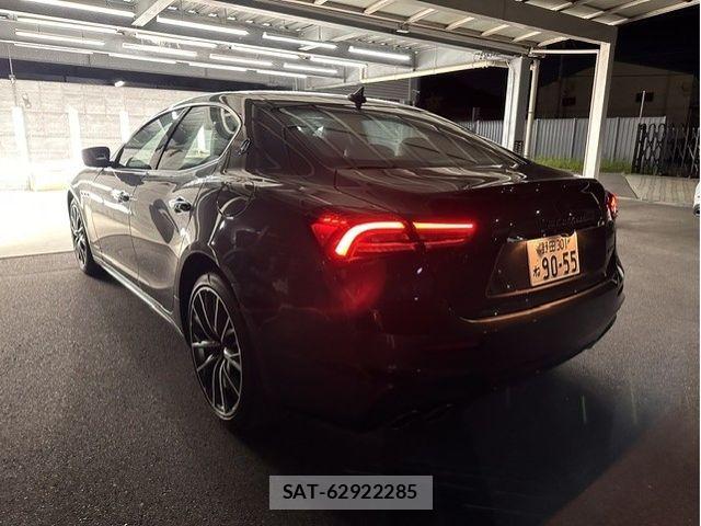 Maserati GHIBLI 2021-06 7562384-2