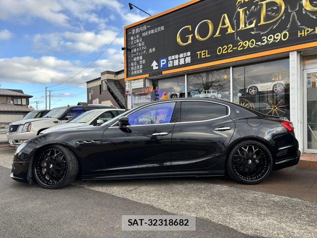 Maserati GHIBLI 2015-06 7617825-1