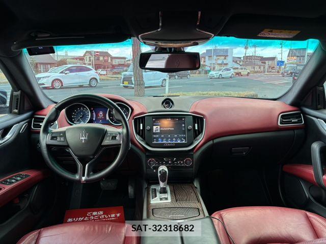 Maserati GHIBLI 2015-06 7617825-5
