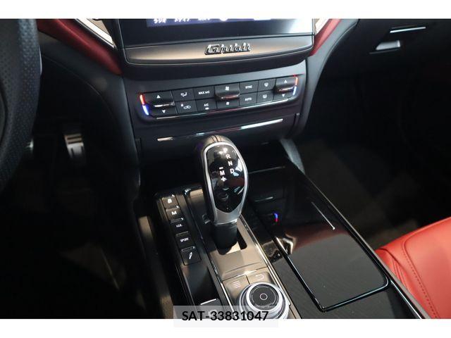 Maserati GHIBLI 2018-02 7979828-10