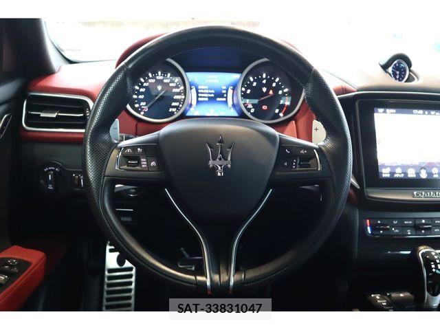 Maserati GHIBLI 2018-02 7979828-15