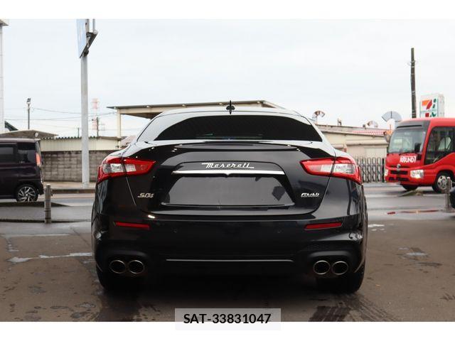 Maserati GHIBLI 2018-02 7979828-2