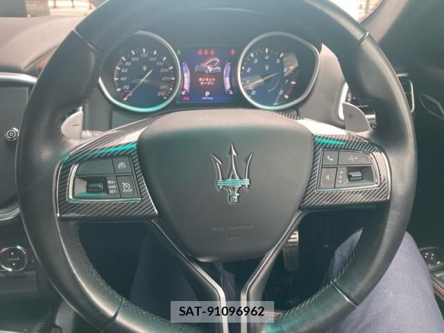 Maserati GHIBLI 2016-08 8036560-18