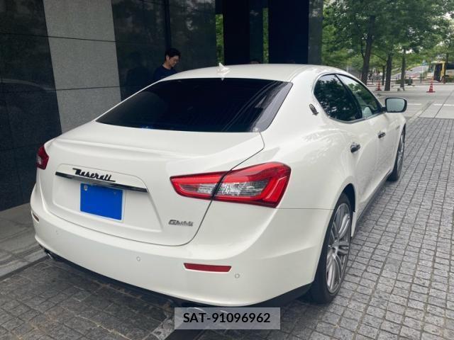 Maserati GHIBLI 2016-08 8036560-2