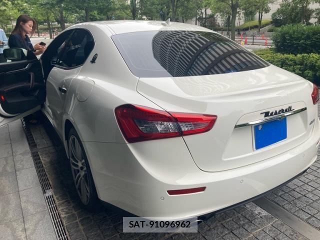Maserati GHIBLI 2016-08 8036560-3