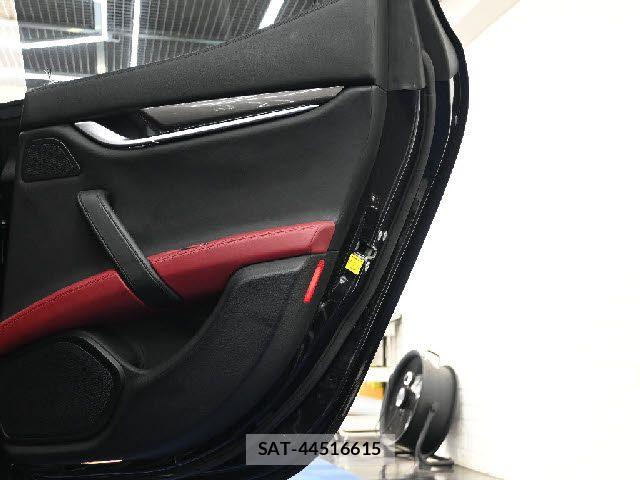Maserati GHIBLI 2015-07 8230712-21
