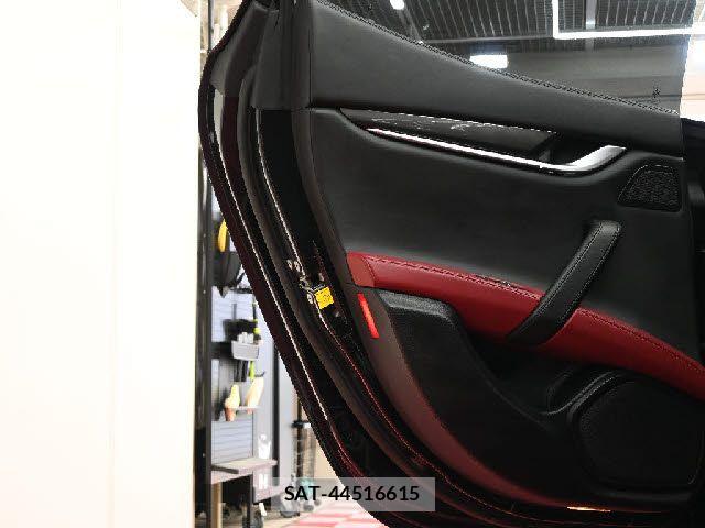 Maserati GHIBLI 2015-07 8230712-23