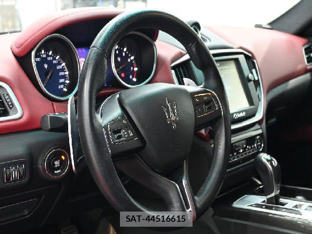 Maserati GHIBLI 2015-07 8230712-24