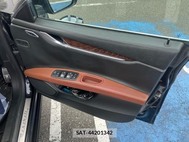 Maserati GHIBLI 2015-03 8245800-10