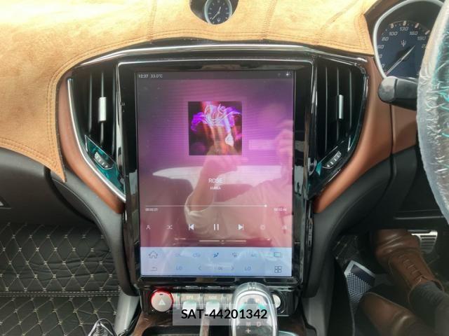 Maserati GHIBLI 2015-03 8245800-21