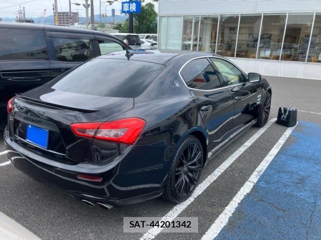 Maserati GHIBLI 2015-03 8245800-2